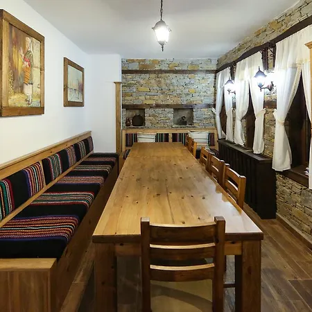 Guest House Leshten Πανσιόν