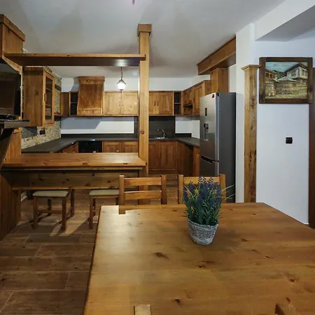 Guest House Leshten